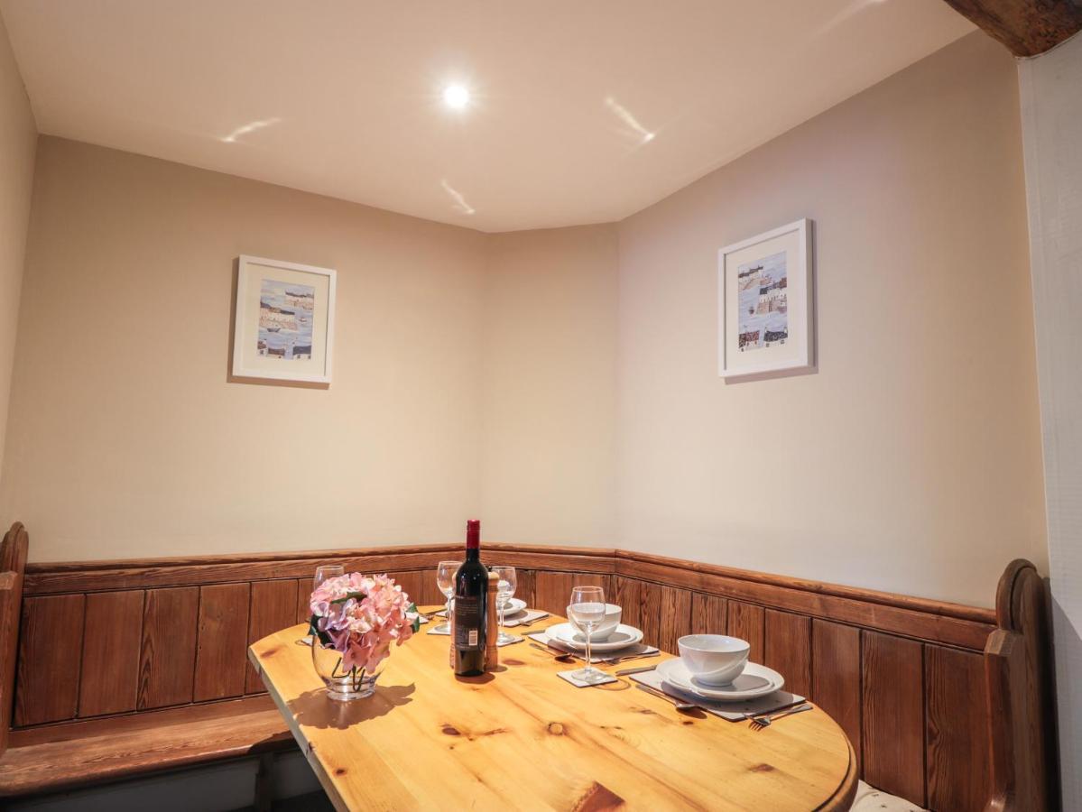 Griffin Cottage Nairn Bagian luar foto